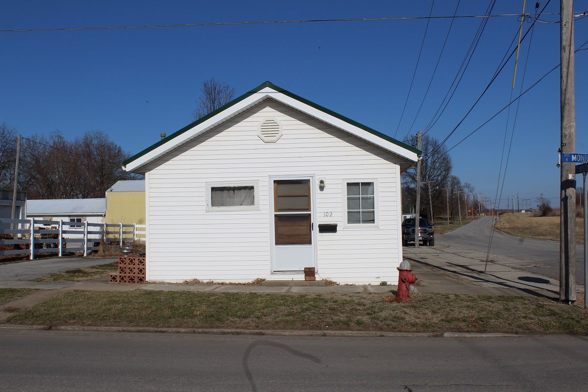 118 N Monroe St, Brookfield, MO 64628